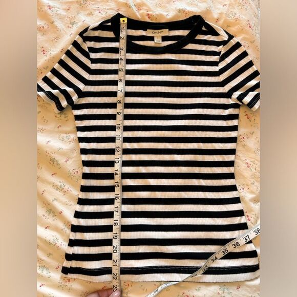 Macy's on the 34th Women's Ribbed Short Sleeve Striped Tee Size Small EUC - Picture 6 of 6